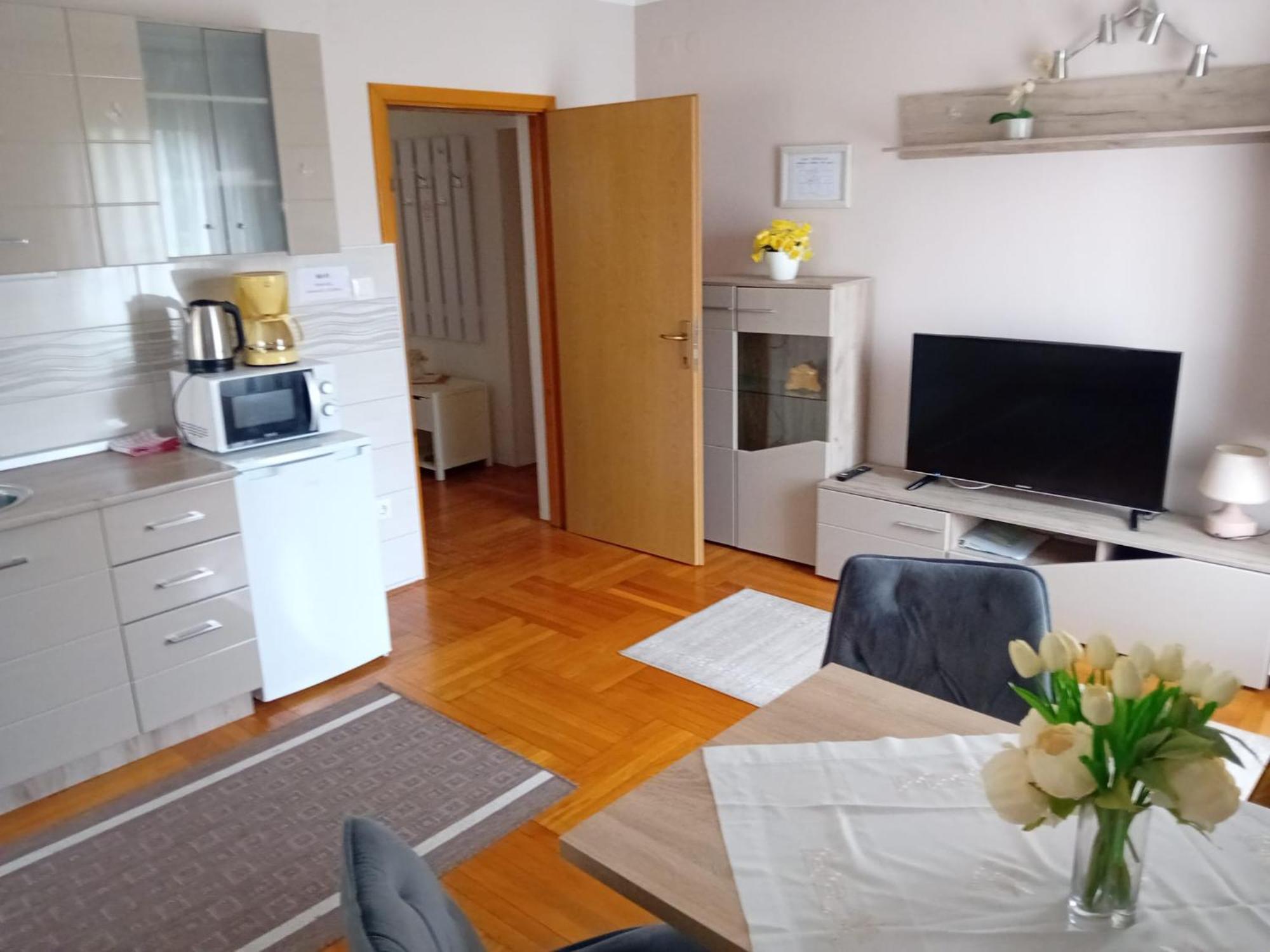 Apartments & Rooms 4 Rijeke Карловац Екстериор снимка